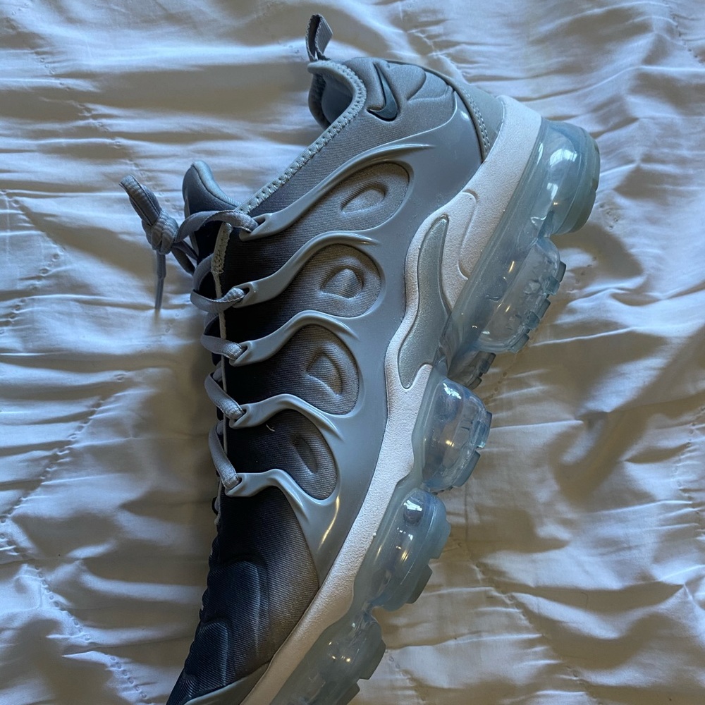 Nike Vapormax plus men’s size 10.5